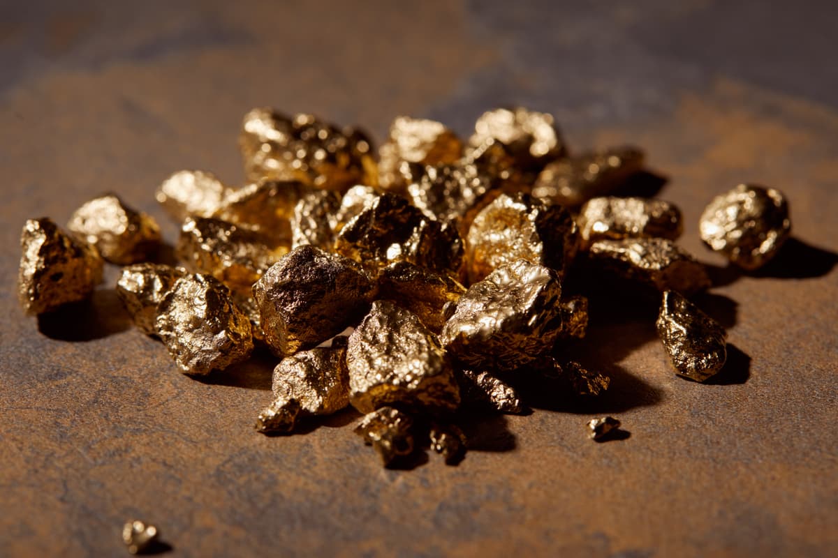 Jewelry suppliers managing materials, gemstones, and findings inventory