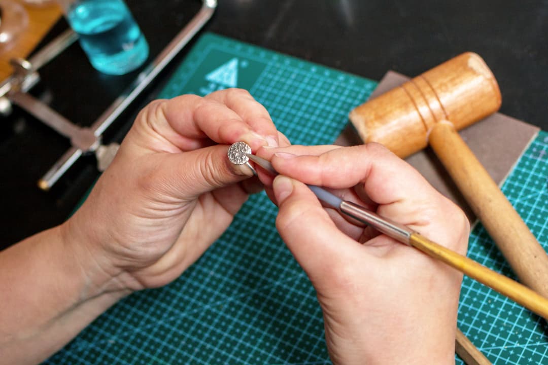 Setting & Finishing